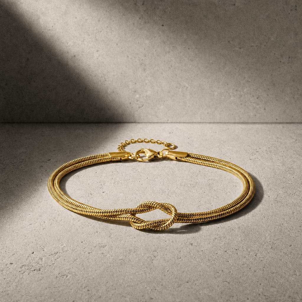 CURRENT in Gold, studio